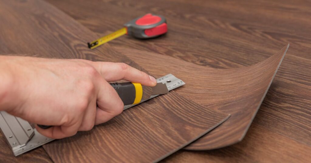 how to cut vinyl flooring with utility knife