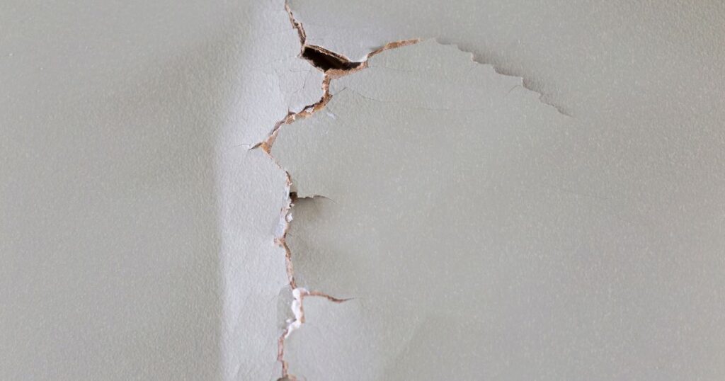 how to repair crack in drywall