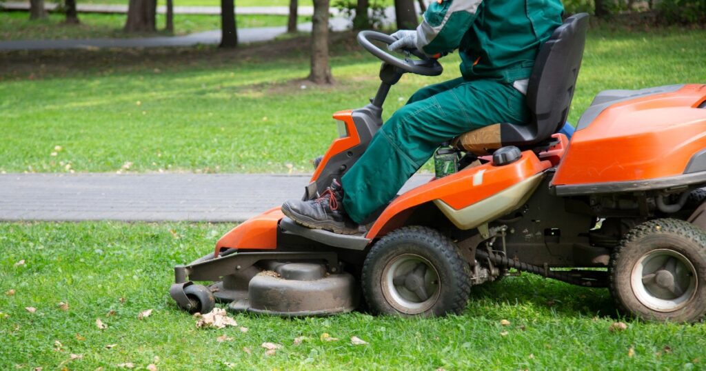 Dallas Lawn Care Treatment Maintaining A Lush, Green Lawn In The Heart