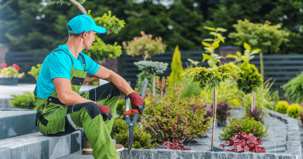 How Much Should a Landscaper Charge Per Hour? 3 how much should a landscaper charge per hour