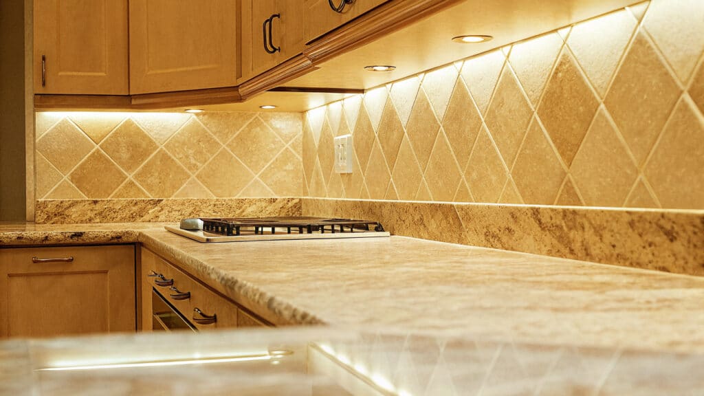 29 Natural Stone Backsplash Kitchen Ideas That Will Transform Your Space 30 natural stone backsplash kitchen