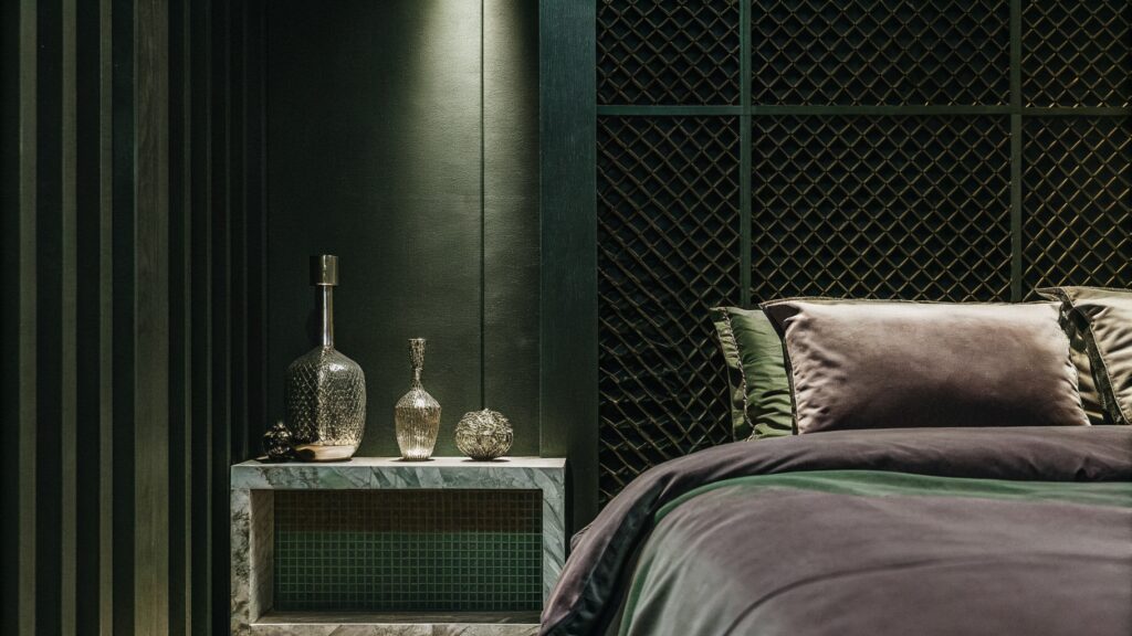 29 Purple and Grey Bedroom Ideas for a Dreamy Retreat 30 purple and grey bedroom ideas